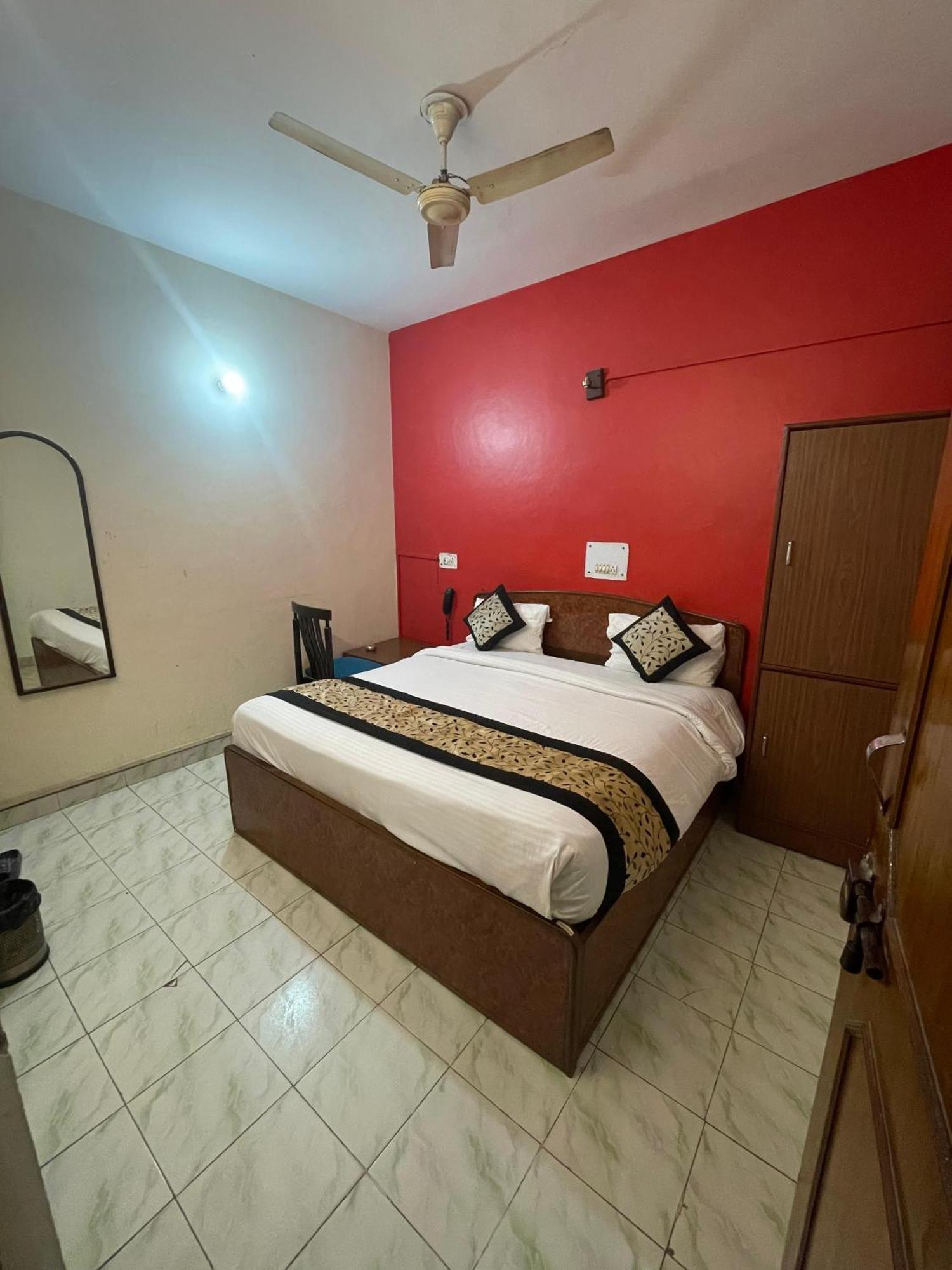 S R Plaza At Delhi Airport Hotell New Delhi Exteriör bild