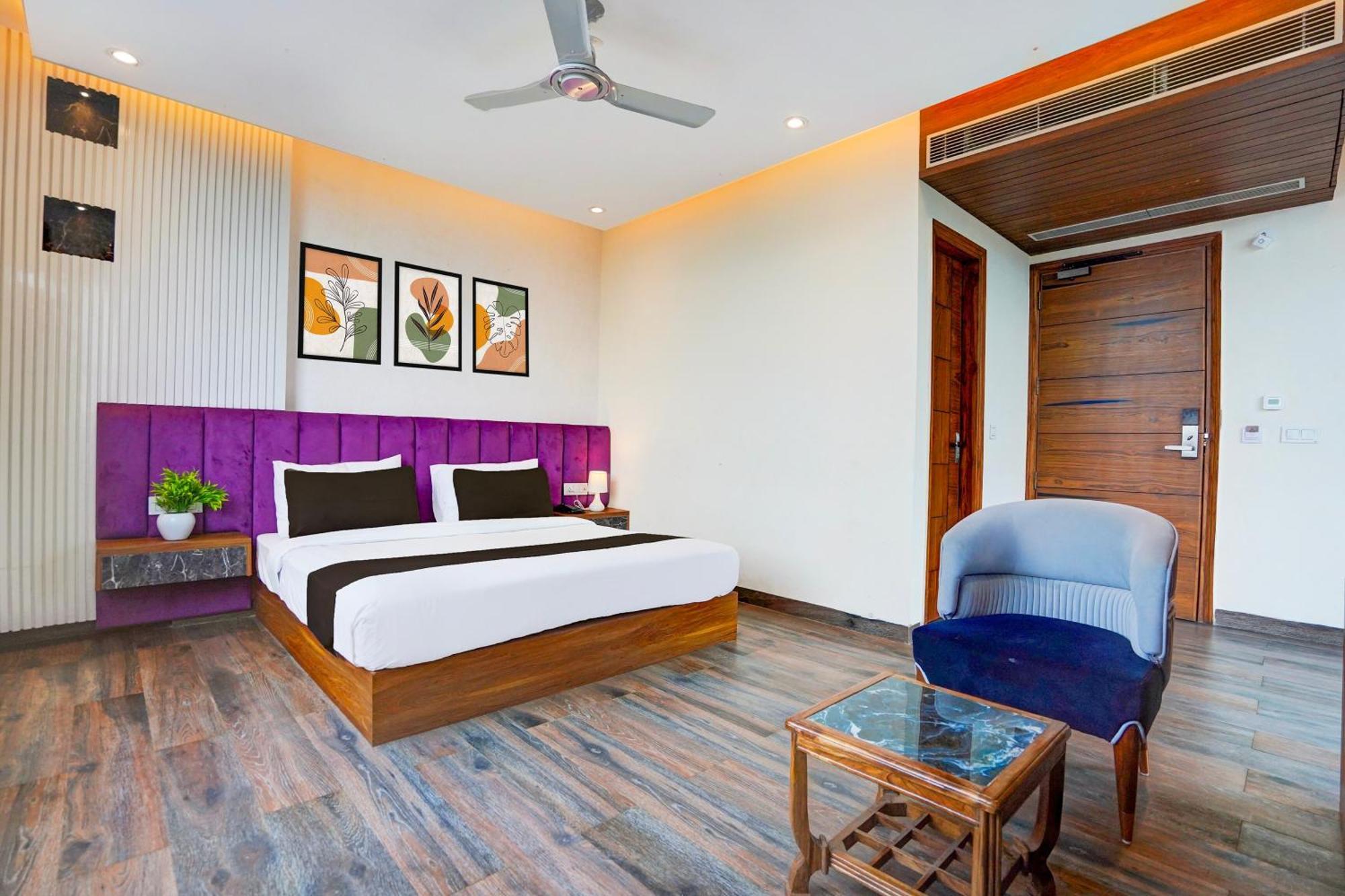 S R Plaza At Delhi Airport Hotell New Delhi Exteriör bild